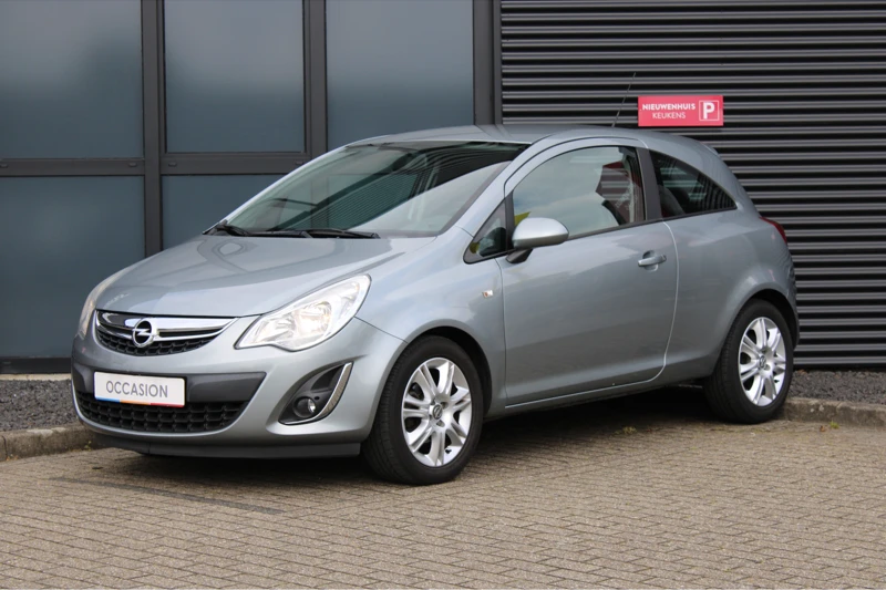 Opel Corsa 1.4-16V 100 pk 3drs Edition Automaat