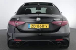 Alfa Romeo Giulia 2.0 T AWD Veloce | 280PK automaat | Schuif/Kanteldak | Leder | Navigatie | Camera | Elek. stoelen |