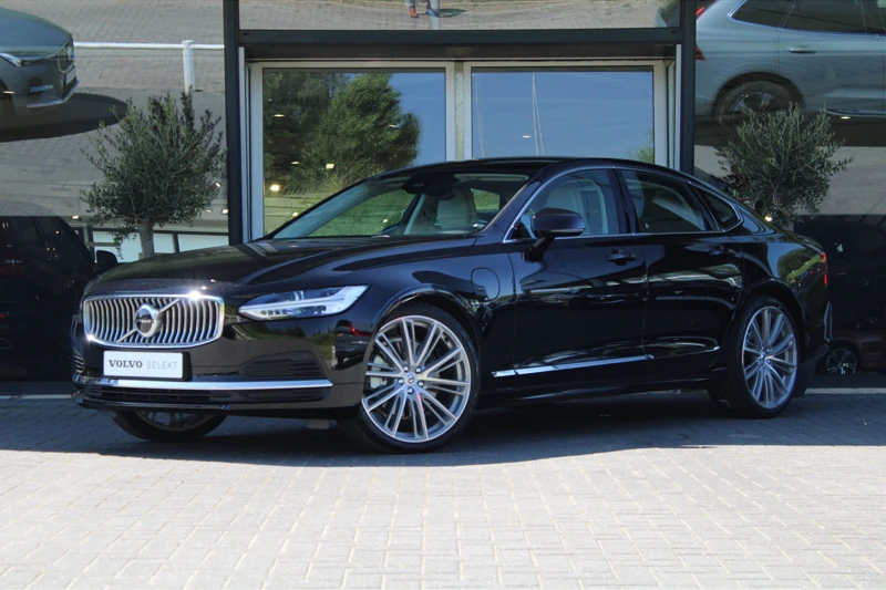 Volvo S90 T8 AWD Plus Bright | Luchtvering | 21" | Stoelventilatie | Gelamineerd Glas | Adaptive Cruise | Trekhaak | BLIS