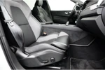 Volvo XC60 Recharge T8 AWD R-Design | Park Assist pack | Climate Pro pack | Panoramadak | Parkeerverwarming |