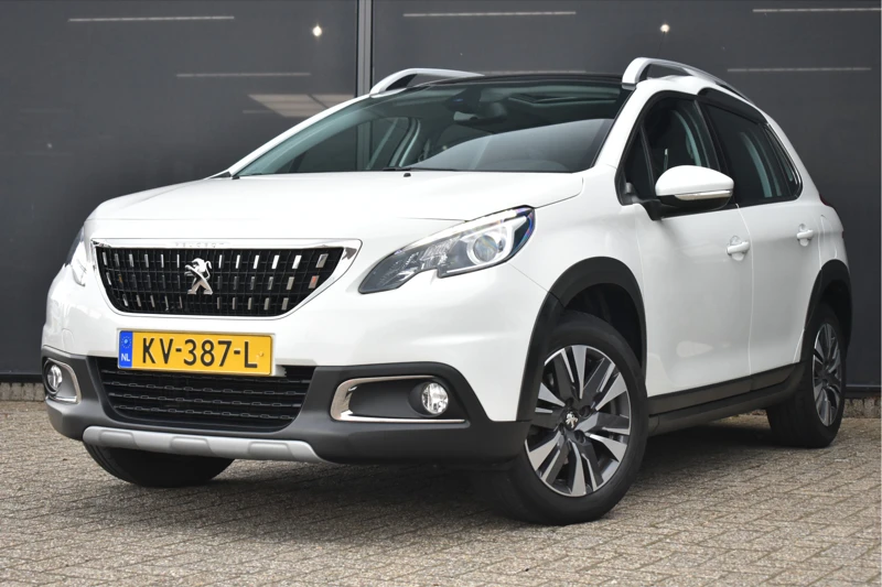 Peugeot 2008 1.2 PureTech Allure Automaat 110pk | Navigatie | Panoramadak | Trekhaak | Climate Control | Cruise Control | Achteruitrijcamera