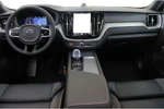 Volvo XC60 T6 350PK AWD Ultra Dark | Trekhaak | Luchtvering | B&W Audio | Black Pack | 360º view | HUD