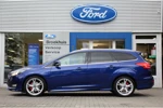 Ford Focus Wagon 1.0EB ST-LINE 125PK | NL-AUTO! | NAVI | CAMERA | CLIMA | VOORRUITVERWARMING | AUTO. INPARKEREN | PARK SENS V+A | 18' LM. V