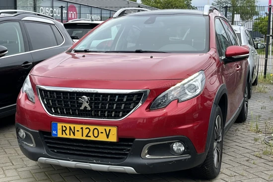 Peugeot 2008 1.2 Allure | Navigatie | Parkeersensoren Achter | Apple/Android Carplay | Panorama dak |