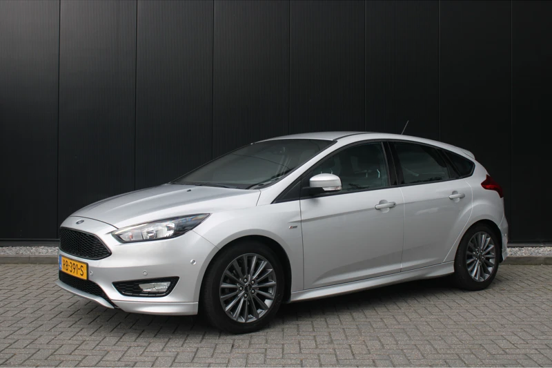 Ford Focus 1.0 125pk ST-Line | 100% DEALERHISTORIE | PARKING PACK | CLIMATE | NAVIGATIE