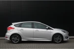 Ford Focus 1.0 125pk ST-Line | 100% DEALERHISTORIE | PARKING PACK | CLIMATE | NAVIGATIE