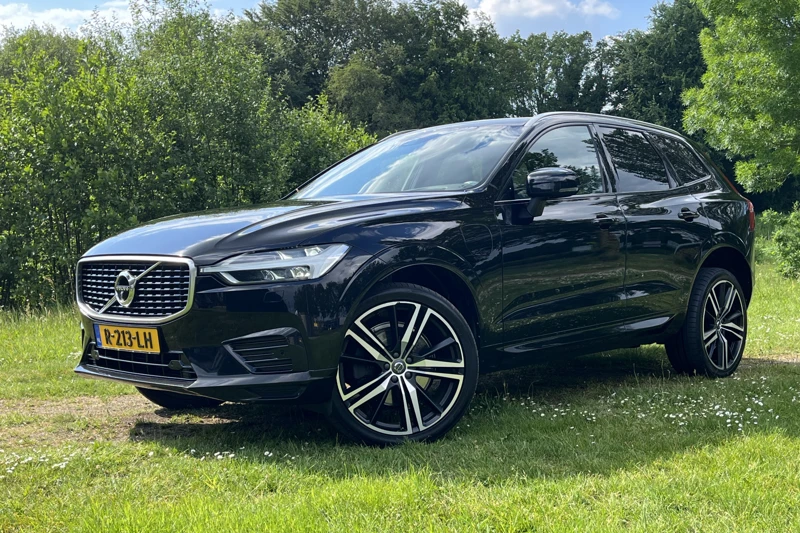 Volvo XC60 T8 AWD R-Design | Luchtvering | HUD | Panoramadak | Harman/Kardon | Trekhaak