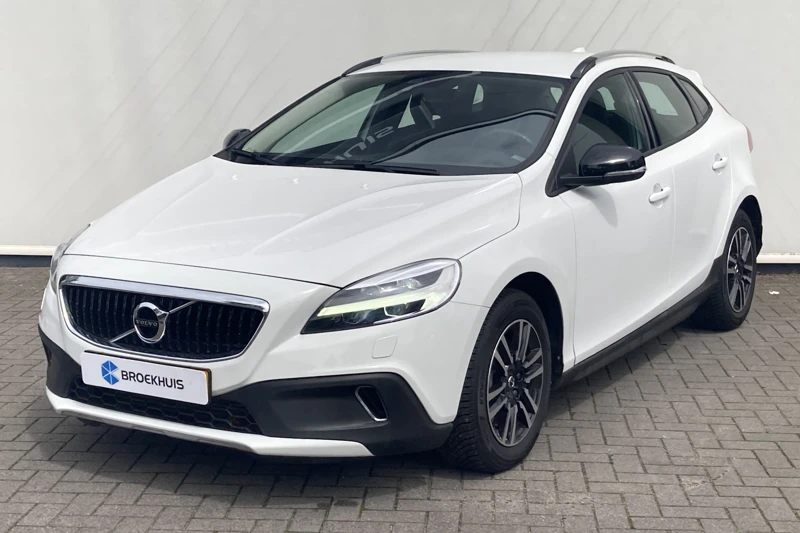 Volvo V40 Cross Country 2.0 T3 152pk Nordic+ | STOEL/VOORRUIT VERWARMING | ECC-AIRCO | TREKHAAK | 1500KG TREKGEWICHT | LED KOPLAMPEN | LM