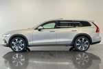 Volvo V60 Cross Country B5 AWD Ultimate | Getint glas | Parkeerverwarming | 20" wielen | Headup display | Harman Kardon | Stoelverwarming