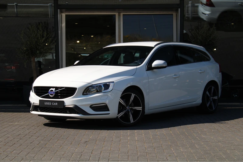 Volvo V60 T3 R-Design (Nordic+ Sport) | Bi-Xenon | Navigatie | Standkachel | Cruise | PDC V+A | Leder-Alcantara