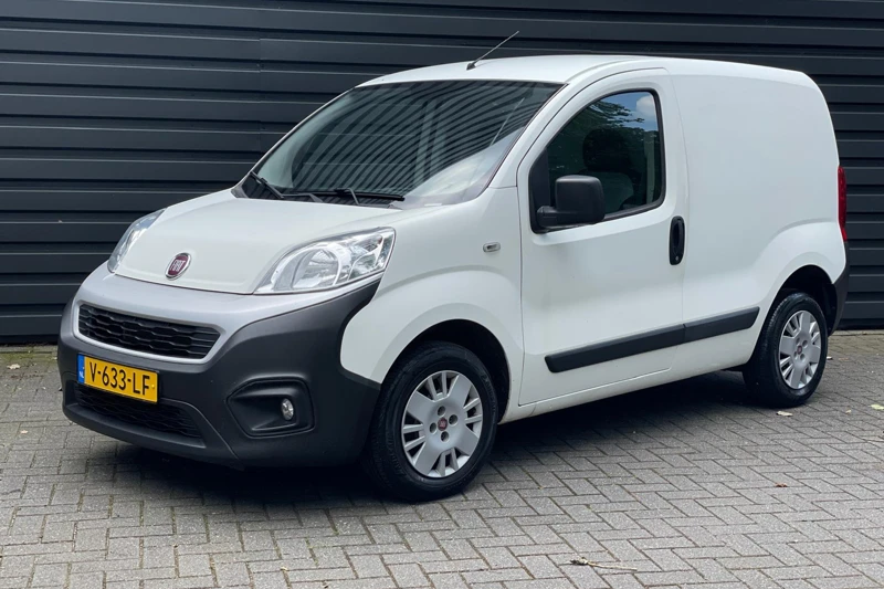 Fiat Fiorino 1.3 80pk | AUTOMAAT | 15.000 KM -!- UNIEK -!- | AIRCO | PDC | TREKHAAK | CV + AB | ELEKTR. RAMEN |