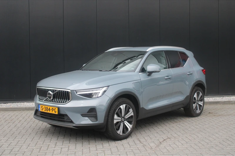 Volvo XC40 T4 Recharge Core Bright | inclusief 3 jaar gratis onderhoud en twee jaar garantie | 19 '' | AGR-stoelen | Stoel & stuurverwarmin