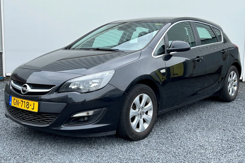 Opel Astra Astra 1.4 Edition | Navigatie | Climate control | Cruise control | Parkeersensoren achter | Bluetooth telefoon |