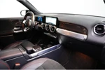 Mercedes-Benz GLB 200 AMG Line | 7-stoelen! | Panoramadak | Trekhaak | 19" LMV | LED | Elektrische achterklep |