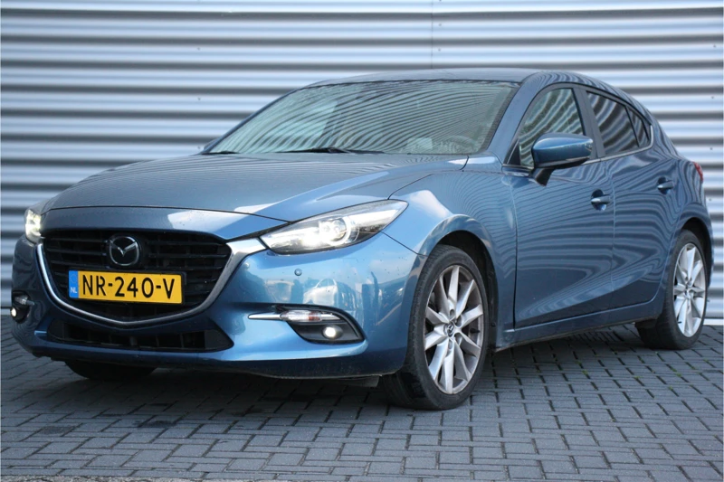 Mazda 3 2.0 SKYACTIV-G 120PK GT-M / NAVI / LEDER / FULL-LED / CLIMA / PDC / 18" LMV / CAMERA / BOSE / HUD / KEYLESS / WINTERPAKKET / UNI