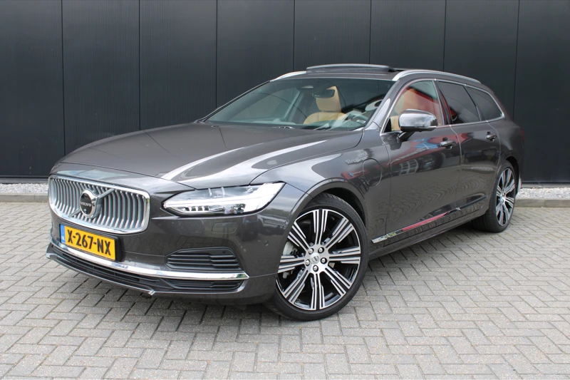 Volvo V90 T8 Recharge Ultimate Bright | 20" | Luchtvering | B&W | Nappa leder | Stoelventilatie / massage | Trekhaak | 360 Camera