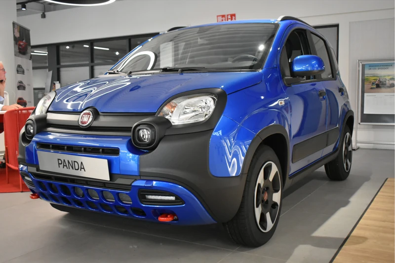 Fiat Panda 1.0 Hybrid Cross | VOORRAAD | Snel Leverbaar! | Navigatie by App | Regensensor | Apple Carplay | Android Auto | !!