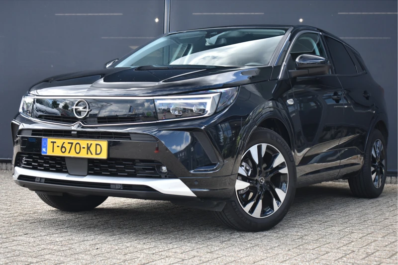 Opel Grandland 1.2 Turbo Elegance+ 130pk Automaat DEMO-DEAL! | Navigatie | Adaptive Cruise | AGR-Comfortstoel | LED-Matrix | Keyless-Entry | St