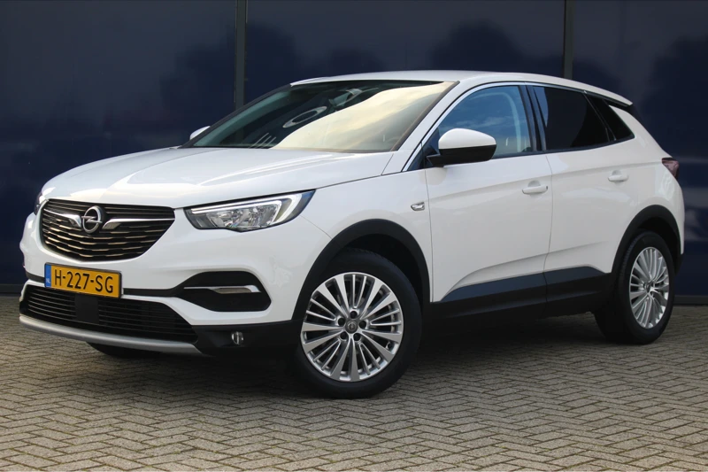 Opel Grandland X 1.2 Turbo Innovation | Camera | Elec. achterklep | AGR stoelen | Navi | 18" LMV |