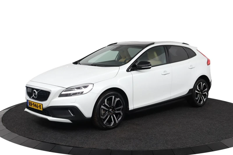 Volvo V40 CROSS COUNTRY T3 Nordic+ | Adaptieve cruise control incl. BLIS | Parkassist camera | Stoelverwarming | Keyless entry |