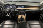 Alfa Romeo Stelvio 2.0 T AWD 280PK Q4 First Edition | Leder | Navigatie | Trekhaak | Camera | Stoelverwarming |