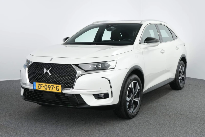 DS 7 Crossback 1.6 PureTech Be Chic | Panorama dak | Navigatie | Camera | Sensoren V+A | Stoelverwarming