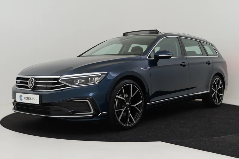 Volkswagen Passat Variant 1.4 TSI PHEV GTE Business 218pk | Adaptief cruise control | Panorama dak | 360 Camera | Keyless | App connect | Park ass