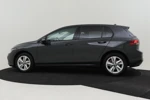 Volkswagen Golf 1.0 TSI Life 111pk | 100% dealeronderhouden | Fabrieksgarantie 2027 | Adaptief cruise control | Navigatie via app | Privacy glas