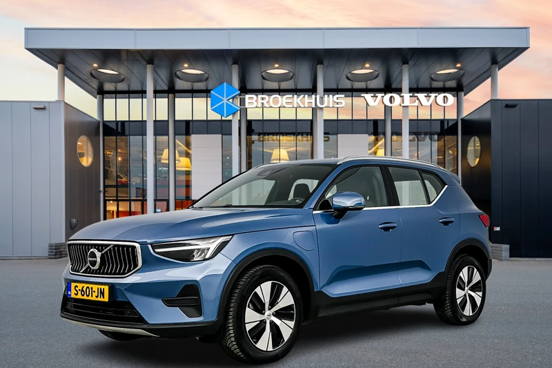 Volvo XC40 T4 Recharge Core Bright | Parkeercamera | Keyless | Comfort-stoelen | LED | Trekhaak | DAB-audio