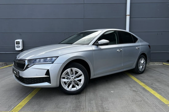 Škoda Octavia Hatchback Octavia 1.5 TSI e-TEC MHEV 115 DSG-7 First Edition