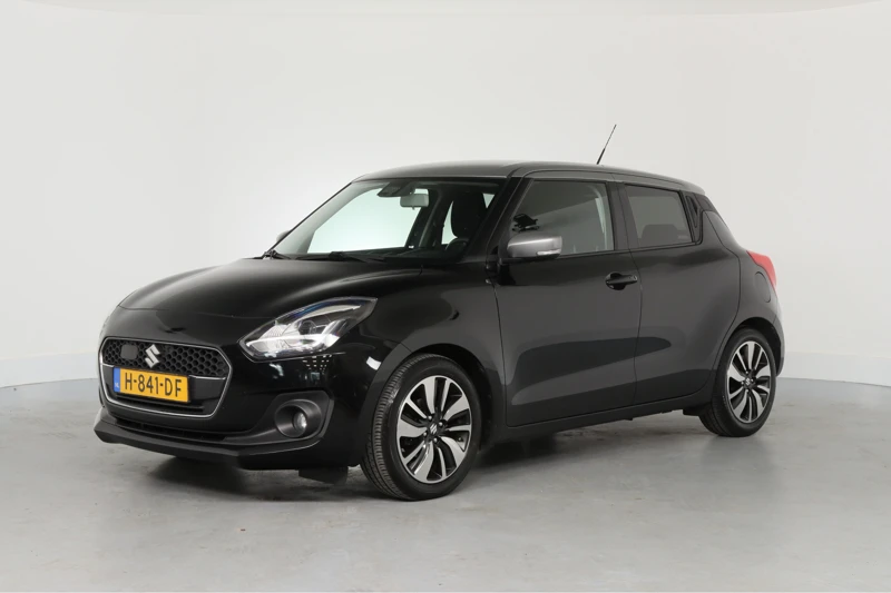 Suzuki Swift 1.0 Stijl Smart Hybrid | 1e Eigenaar! | Dealer Onderhouden! | Camera | Navi | ECC | Trekhaak | Keyless | Stoelverwarming | DAB+