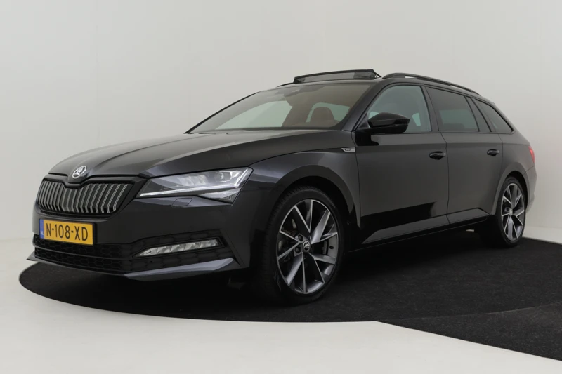 Škoda Superb Combi 1.4 TSI 218pk iV PHEV Sportline Business | FABRIEKSGARANTIE TOT 01-2026 of 100.000km | 100% Dealeronderhouden | Panorama-d