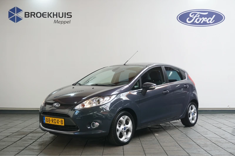 Ford Fiesta 1.25 Titanium | Clima | Cruise | PDC | Lichtmetaal | Bluetooth | Voorruit Verwarming |