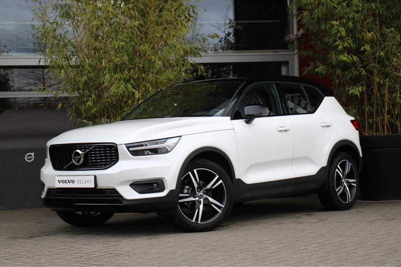 Volvo XC40 T3 163pk Automaat R-Design | 360º Camera | Schuifdak | BLIS | Harman/Kardon Audio