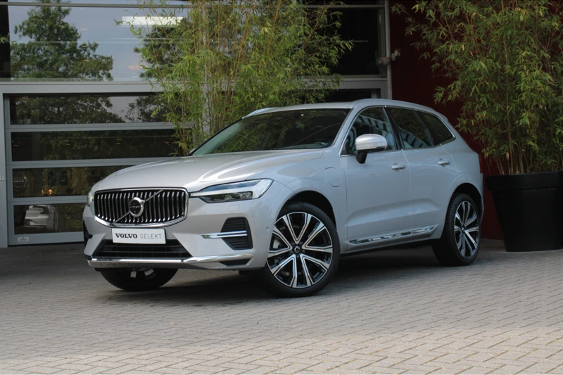 Volvo XC60 Recharge T6 AWD Plus Bright | Schuifdak | 360 Camera | 21" Velgen | Stuur/stoelverwarming | Draadloze telefoonlader