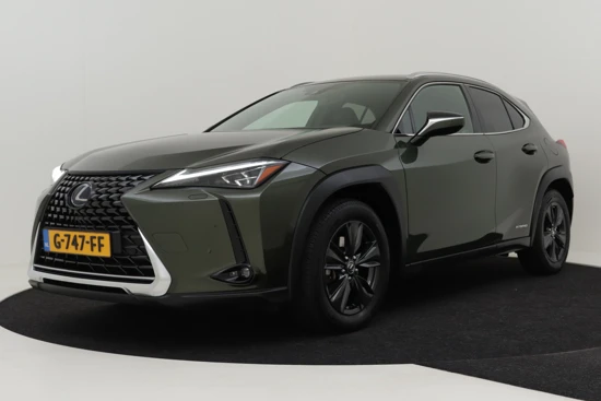 Lexus UX 250h 153pk First Edition | 100% Dealeronderhouden | Trekhaak | Parkeersensoren v+a | Achteruitrijcamera | Cruise control adaptie