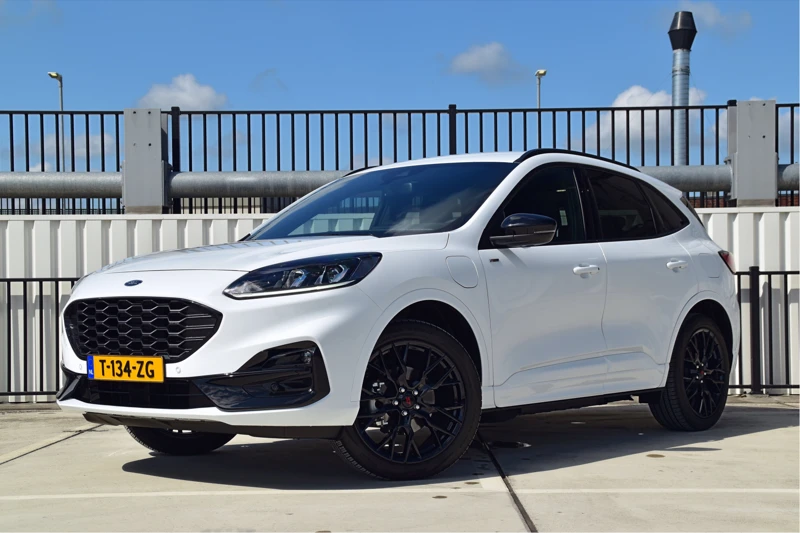 Ford Kuga 2.5 PHEV 225pk ST-Line | Black Edition | 20" LMV | Camera | Climate control | Lane keeping | grote achterspoiler |