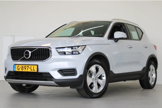 Volvo XC40 T3 163PK Momentum Pro | Trekhaak | Verwarmbare Voorruit | Apple Carplay | Lendesteunen