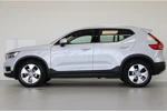 Volvo XC40 T3 163PK Momentum Pro | Trekhaak | Verwarmbare Voorruit | Apple Carplay | Lendesteunen