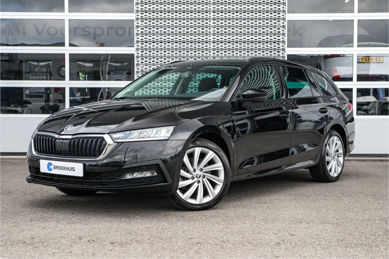 Škoda Octavia Combi 1.4 TSI iV PHEV Business Edition | Navigatie | 18" | Stoelverwarming | Cruise control