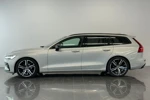 Volvo V60 T4 R-Design | Winter Line | Park Assist Pack | Lightning Pack | Harman Kardon | 19" wielen | Verwarmbare voorruit | DAB | Keyles