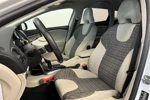 Volvo V40 T2 Nordic+ | Climate | Verwarmbare stoelen + voorruit | Standkachel | PDC achter | Navigatie |