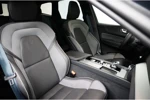 Volvo XC60 Recharge T6 AWD Ultimate Dark Long Range | Harman Kardon | Luchtvering | 22" wielen | Parkeerverwarming | Getint glas |