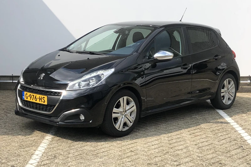 Peugeot 208 1.2 PureTech Signature