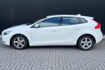 Volvo V40 T2 Kinetic | All season banden | Xenon | Stoelverwarming | Regensensor | Digitaal Instrumentenpaneel | Climate Control