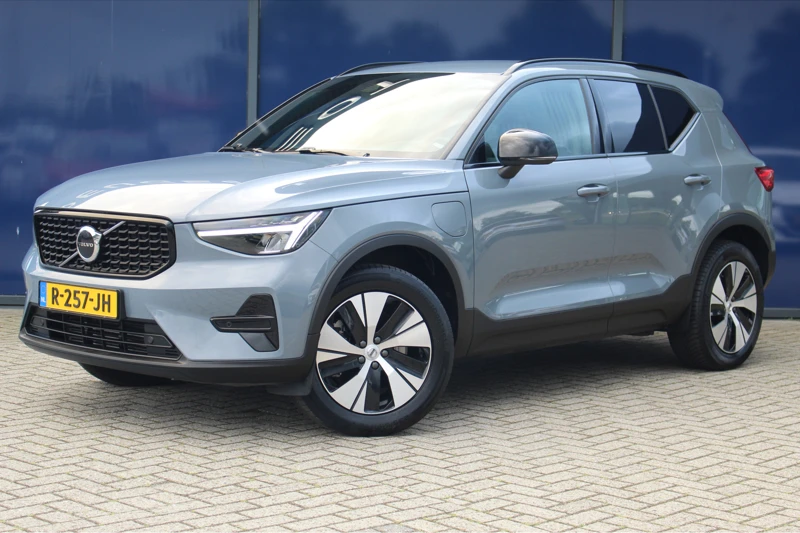 Volvo XC40 T4 Recharge | Core dark | Pilot Assist | Memory Seats | Keyless | Camera | HK Audio |