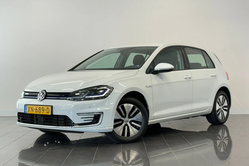 Volkswagen e-Golf e-Golf | Navi Discover Pro | Carplay | Climate | Cruise adaptief |