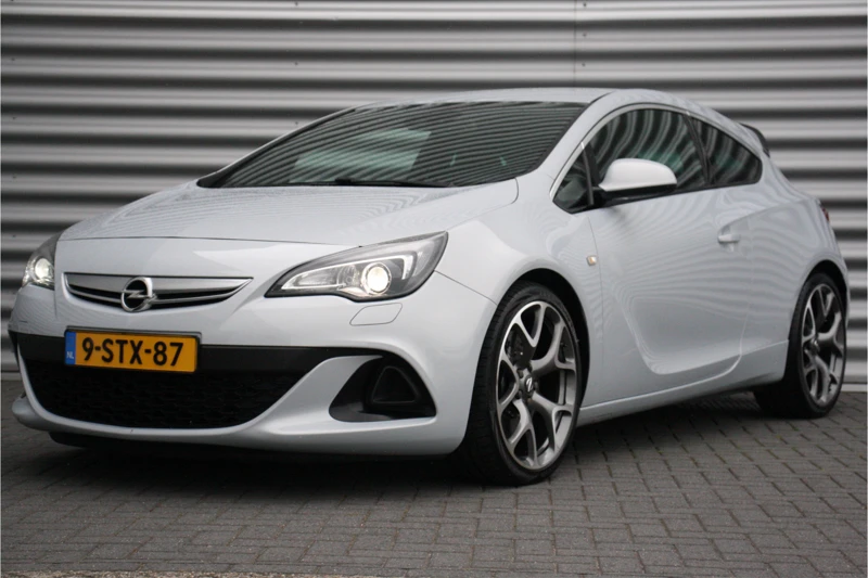 Opel Astra GTC OPC 2.0 TURBO 280PK / NAVI / LEDER / CLIMA / XENON / LED / PDC / 20" LMV / RECARO / BREMBO / WINTERPAKKET / CRUISECONTROL /