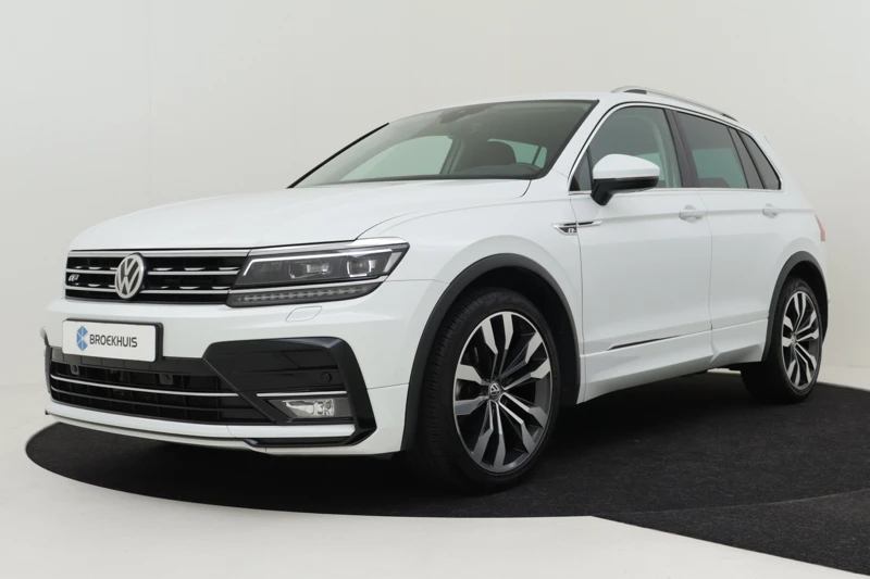 Volkswagen Tiguan 1.5 TSI ACT Highline R-line 150pk AUT/DSG | Adaptief cruise control | 1800kg trekgewicht | Navigatie | LED plus koplampen | Priv