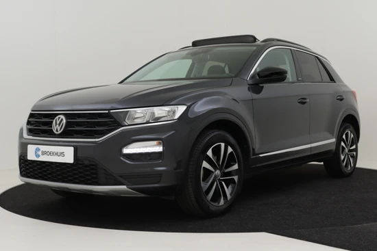 Volkswagen T-Roc 1.0 TSI UNITED 116pk | Panorama dak | navigatie | Parkeersensoren v+a | App connect | Stoelverwarming | DAB radio | 17"LMV